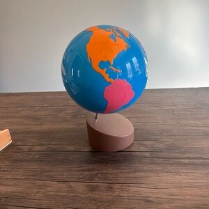 Montessori Globe